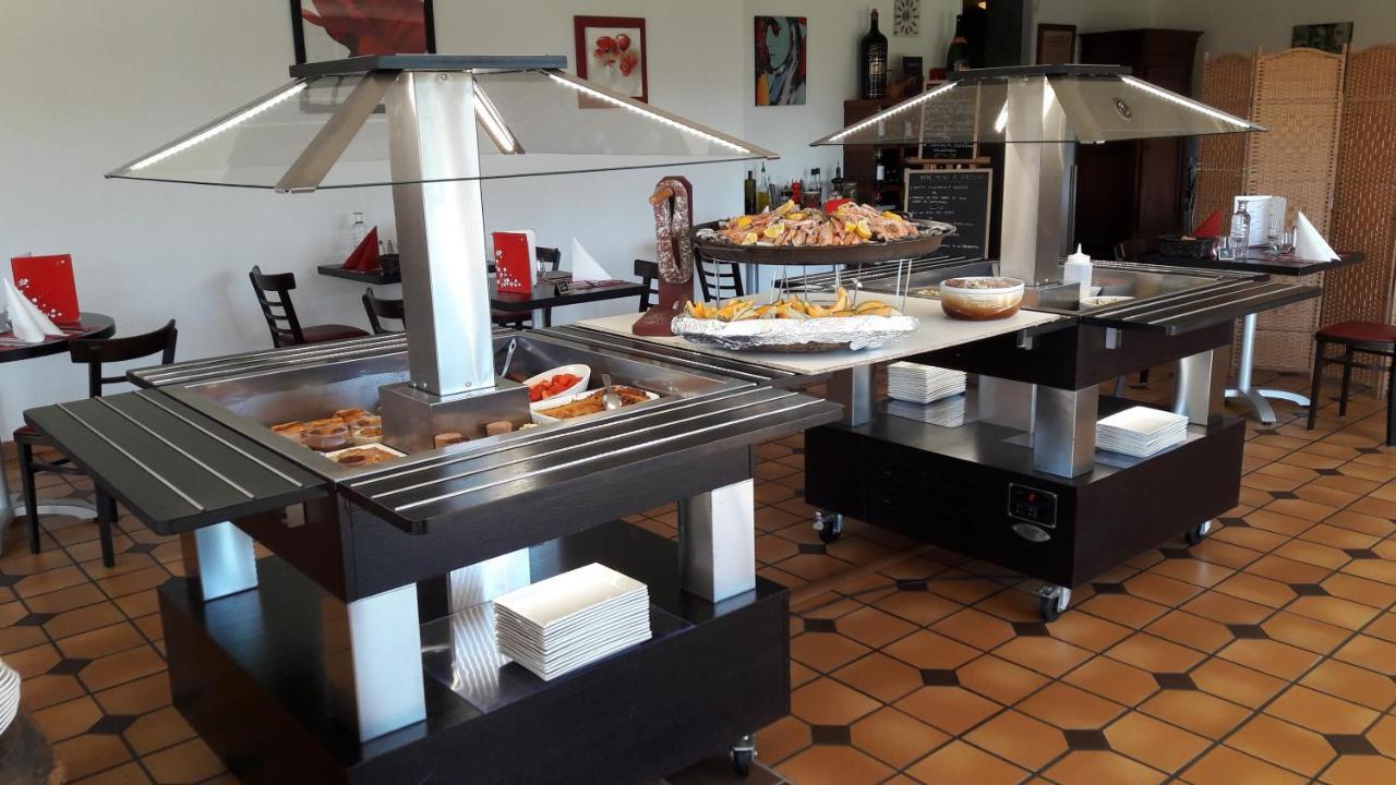 Hotel Restaurant Les Bruyeres Saint-Medard-en-Jalles Bagian luar foto