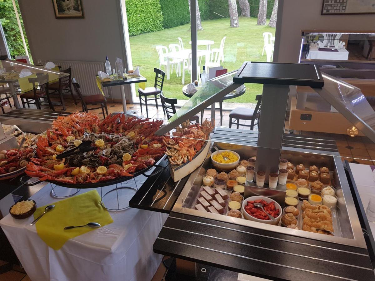 Hotel Restaurant Les Bruyeres Saint-Medard-en-Jalles Bagian luar foto